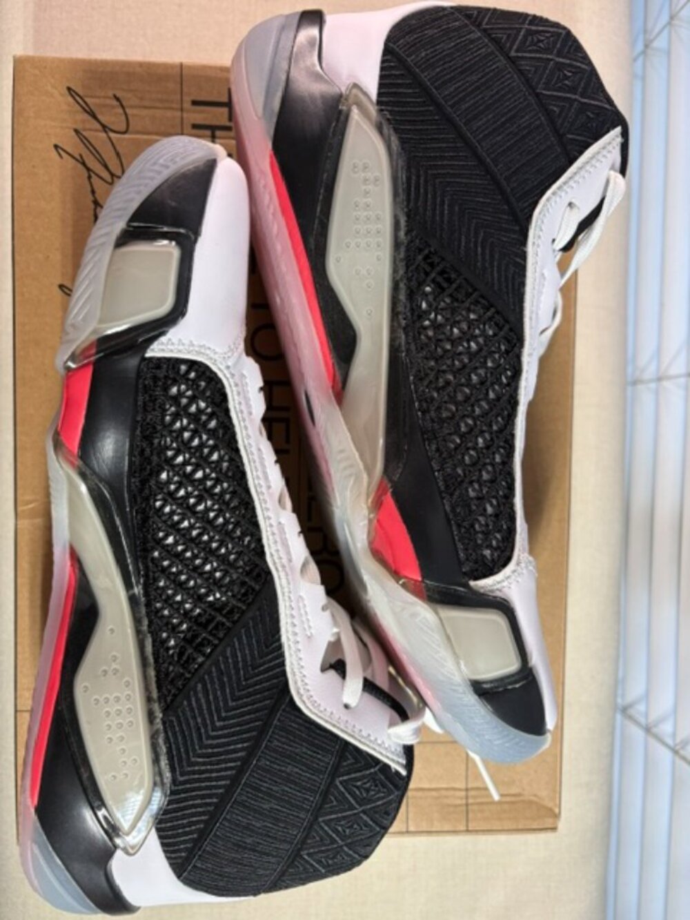 NEW IN ORIGINAL BOX! NIKE AIR JODAN XXXVIII (38) MENS 9.5 / WOMENS 11 - Picture 13 of 13